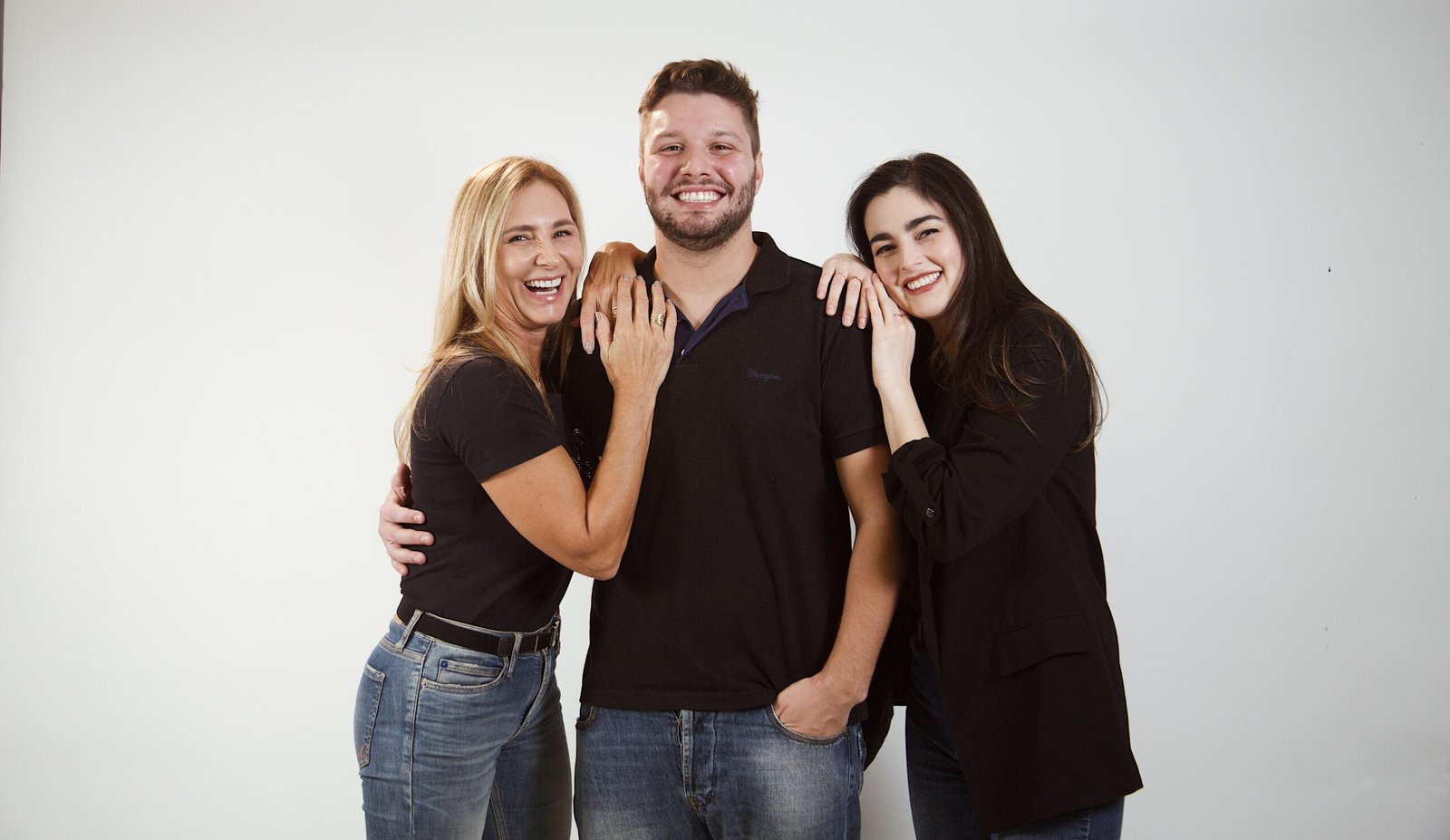 Carol, Viviane e Nathan, especialistas da Comunidade INEXH