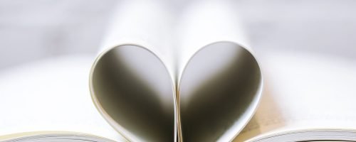 book-pages-as-a-heart-2000x1333